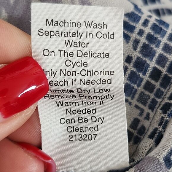 CAbi Style #278 Printed Stitch Placket Floral V-neck Blouse Top, M - Picture 8 of 8